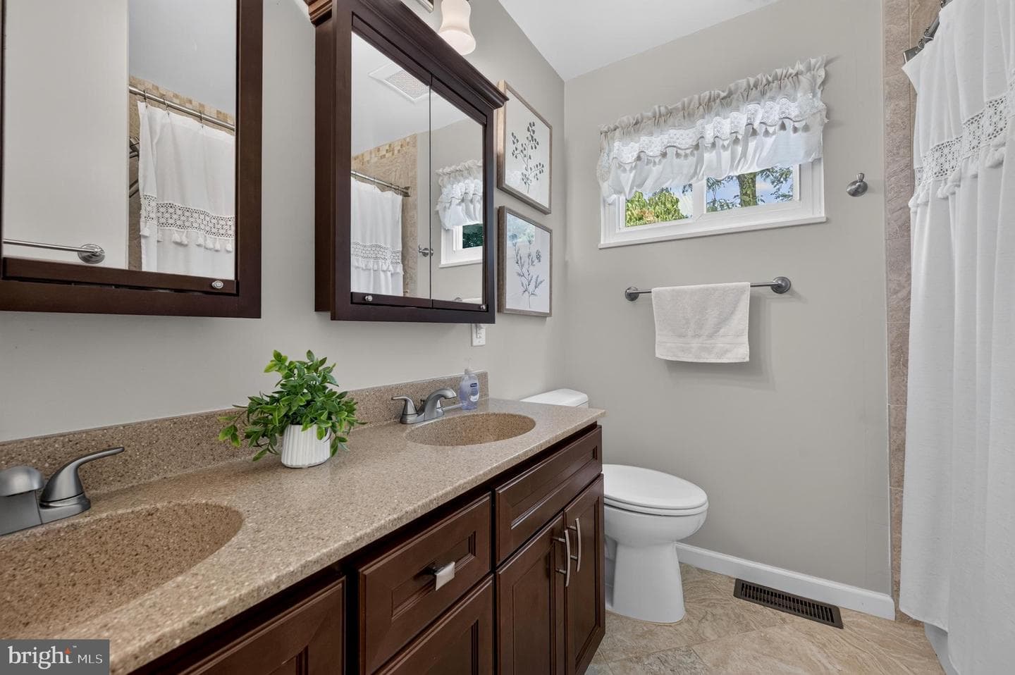 2530 Ball Road photo 20