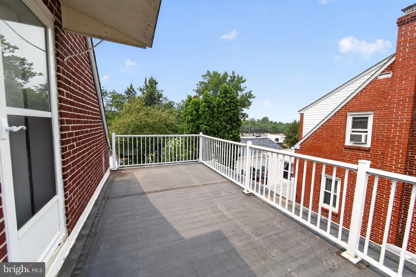 250 W King Street photo 18