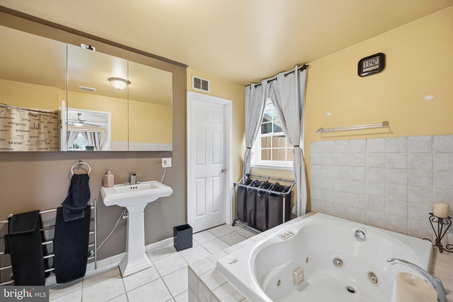 228 Bridge Street photo 32