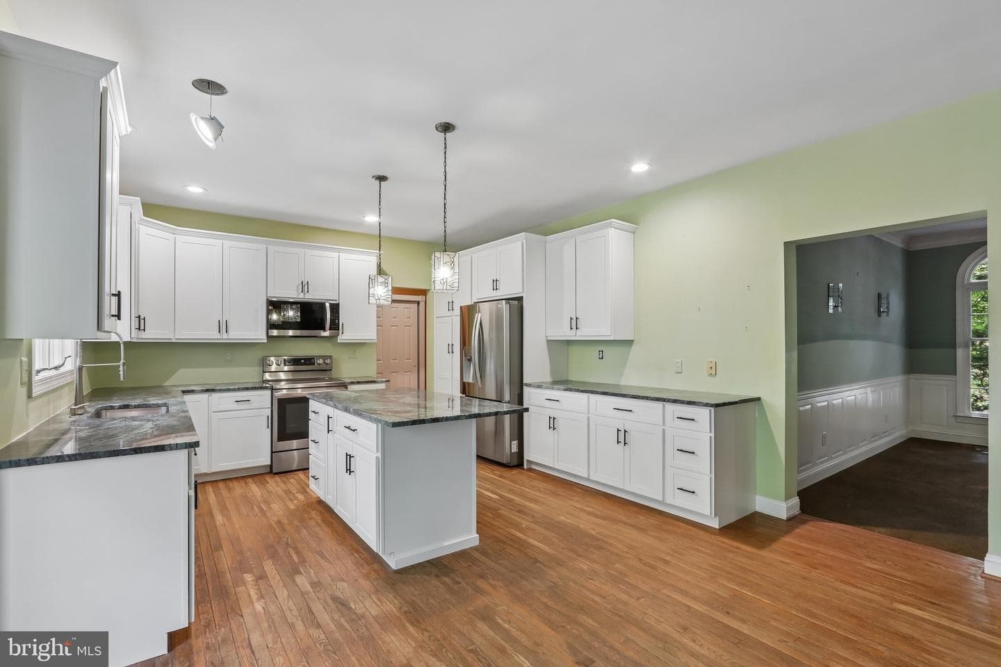 111 Manor Drive photo 23
