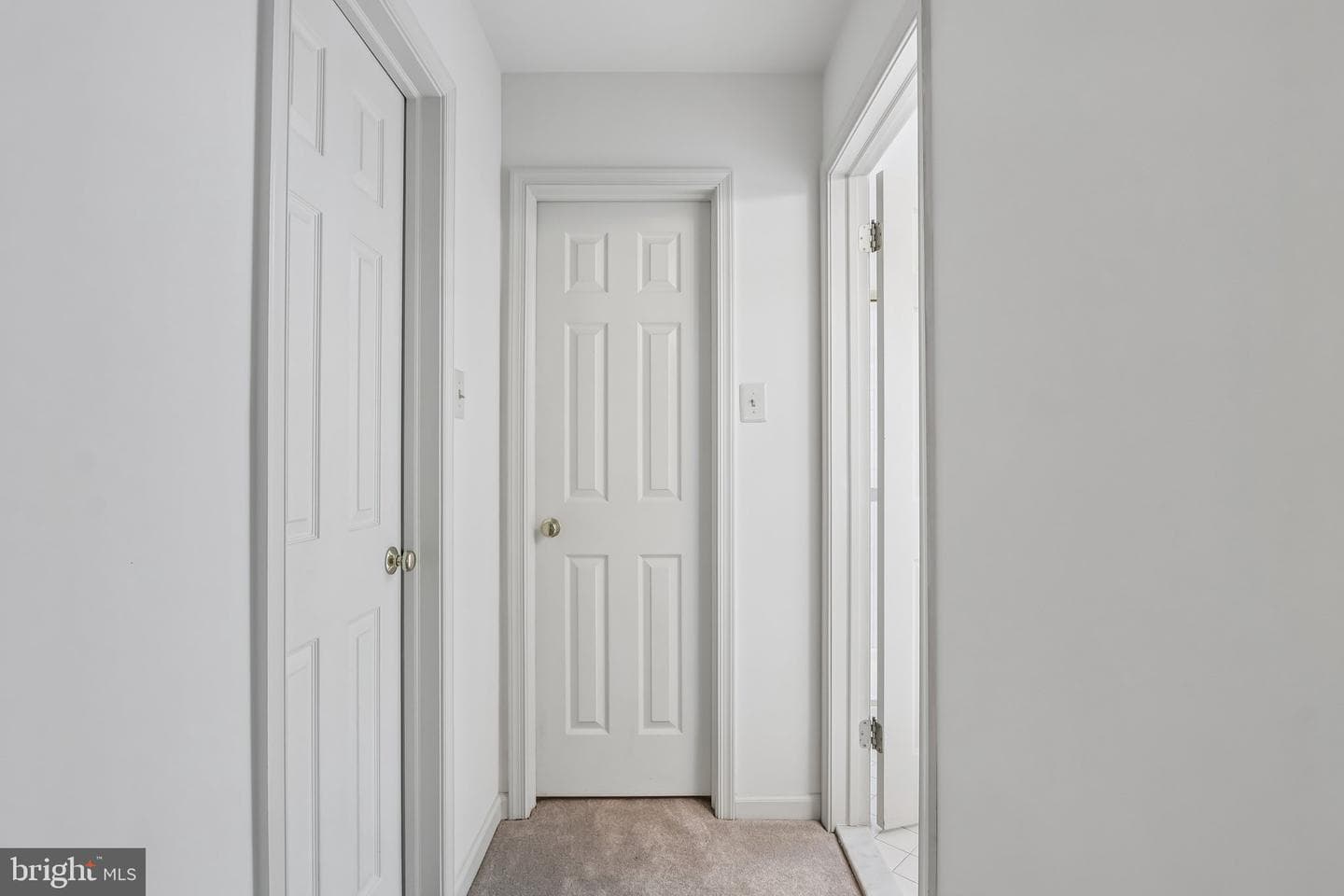 111 Manor Drive photo 33