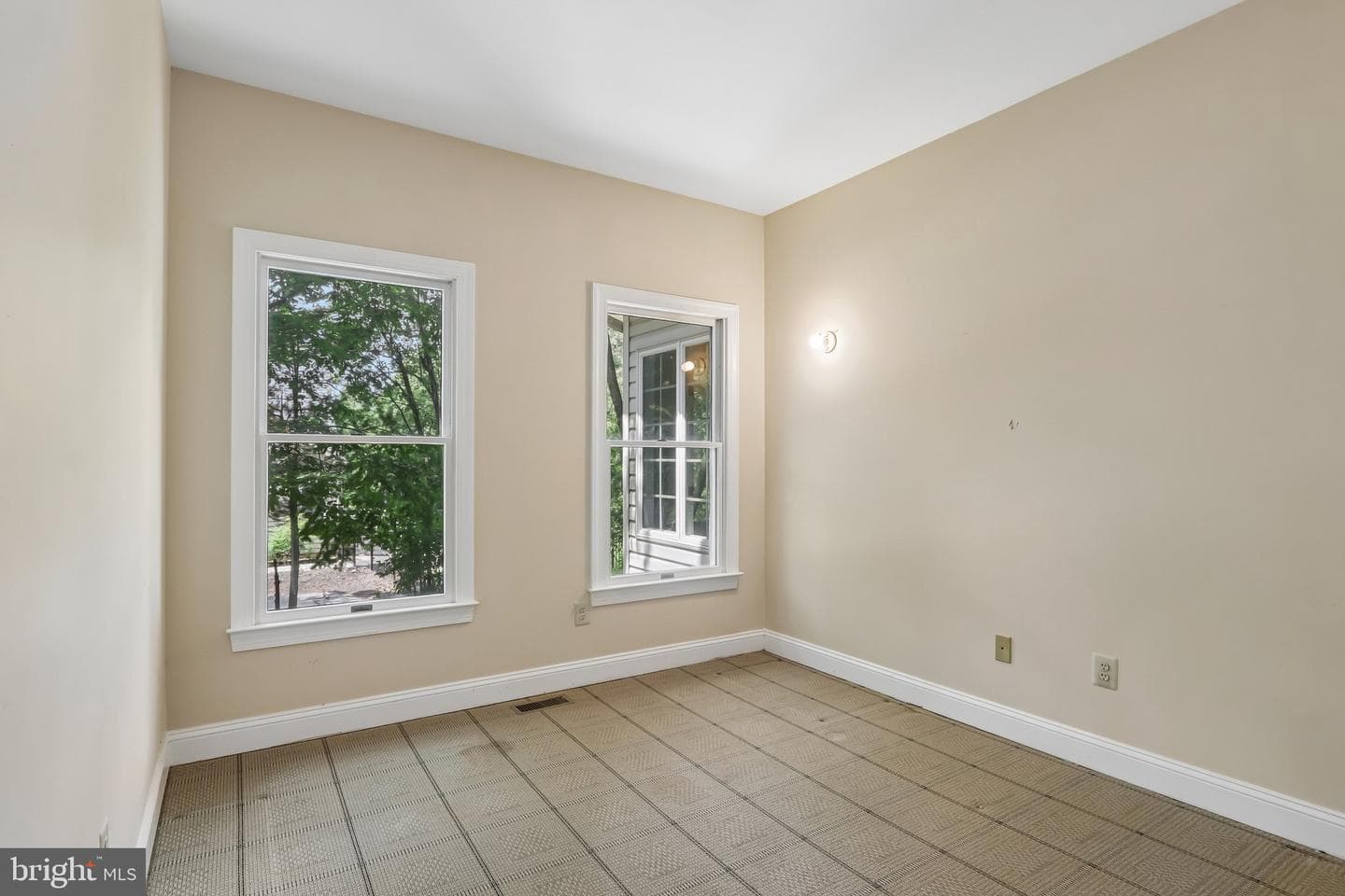 111 Manor Drive photo 45