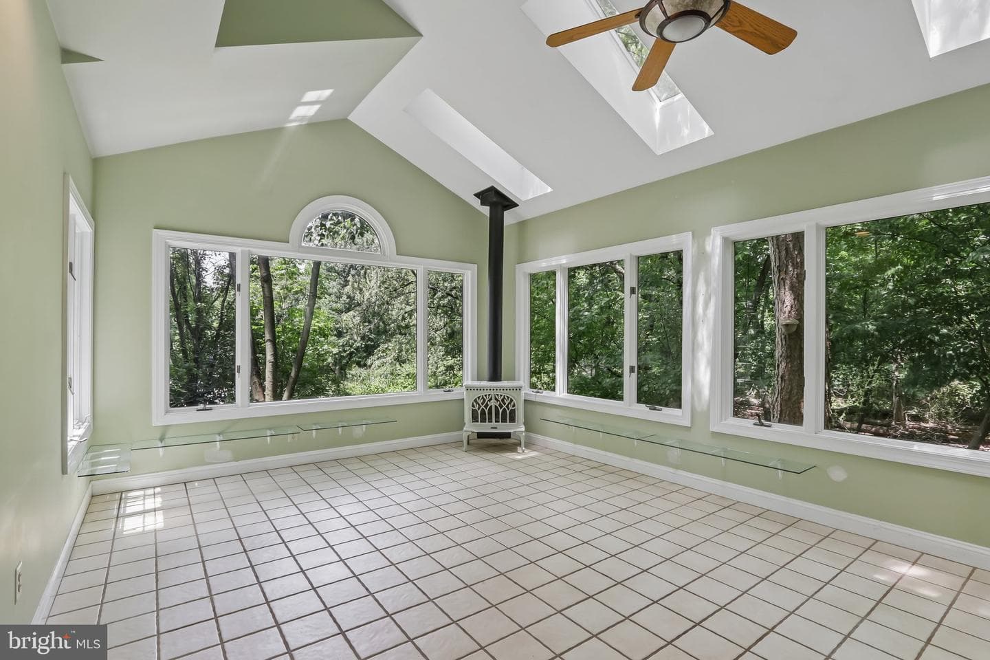 111 Manor Drive photo 50