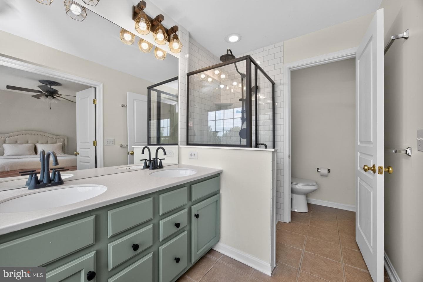 114 Hudson photo 29