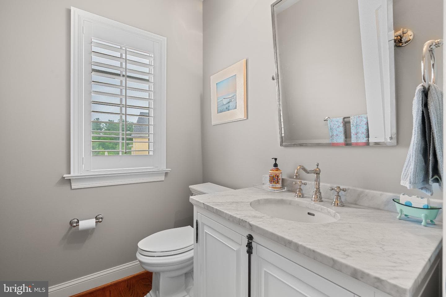587 Woodview Lane photo 42