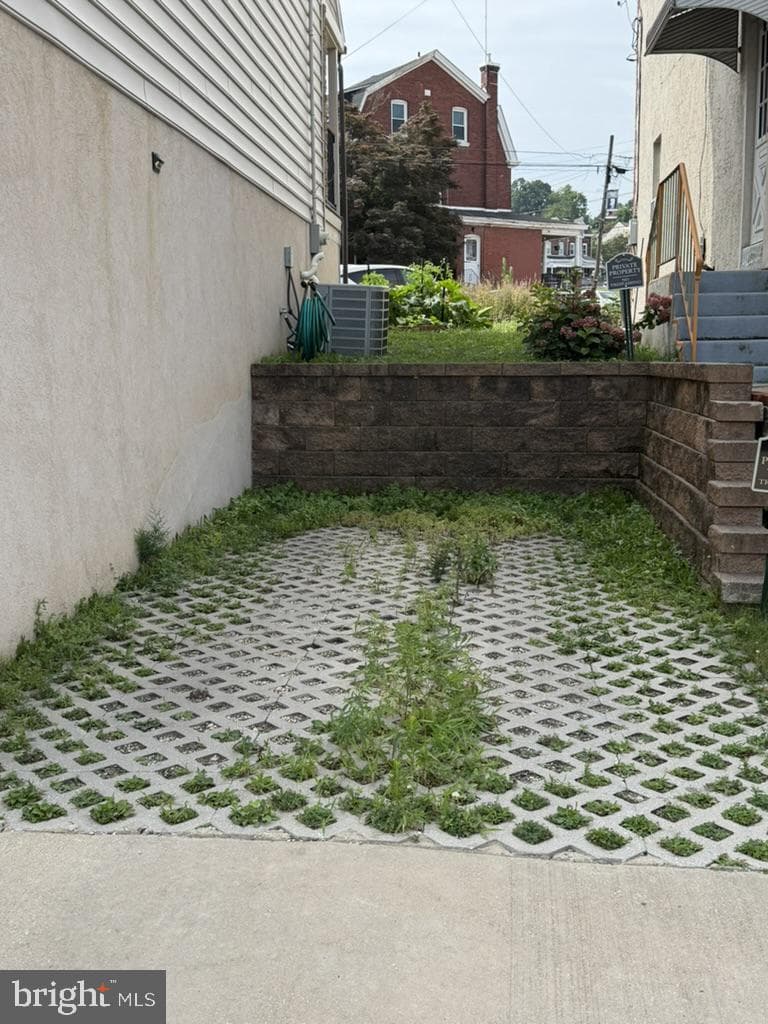 439 Ford Street photo 4