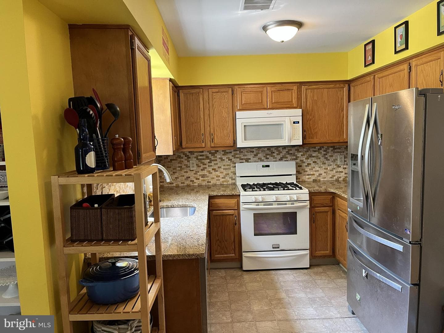 224 E Summit Street photo 4