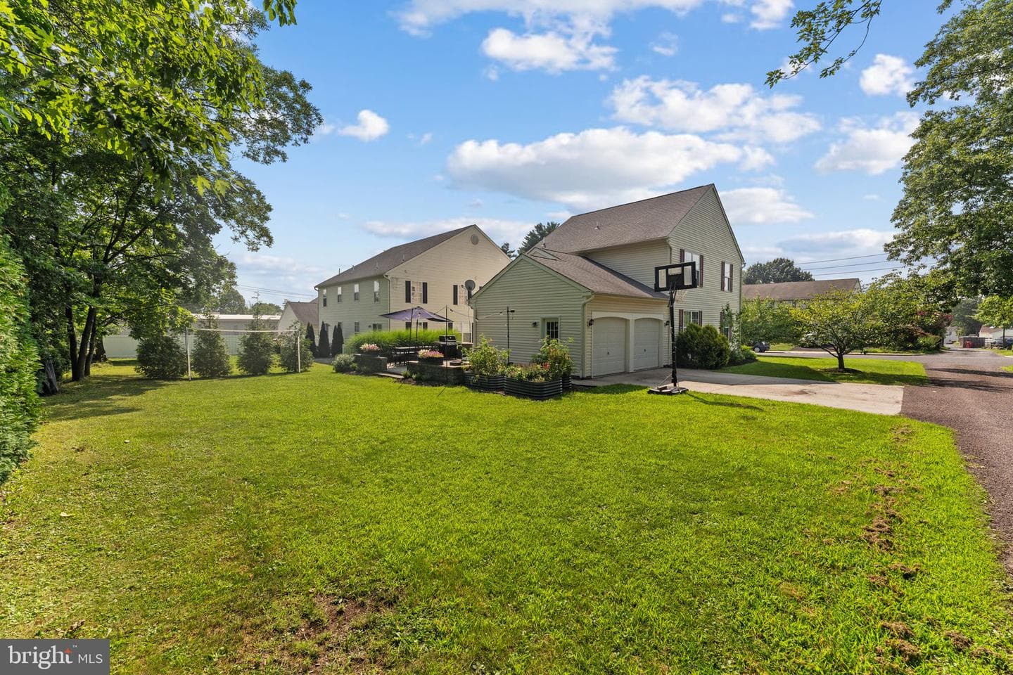 128 Montgomery Avenue photo 31