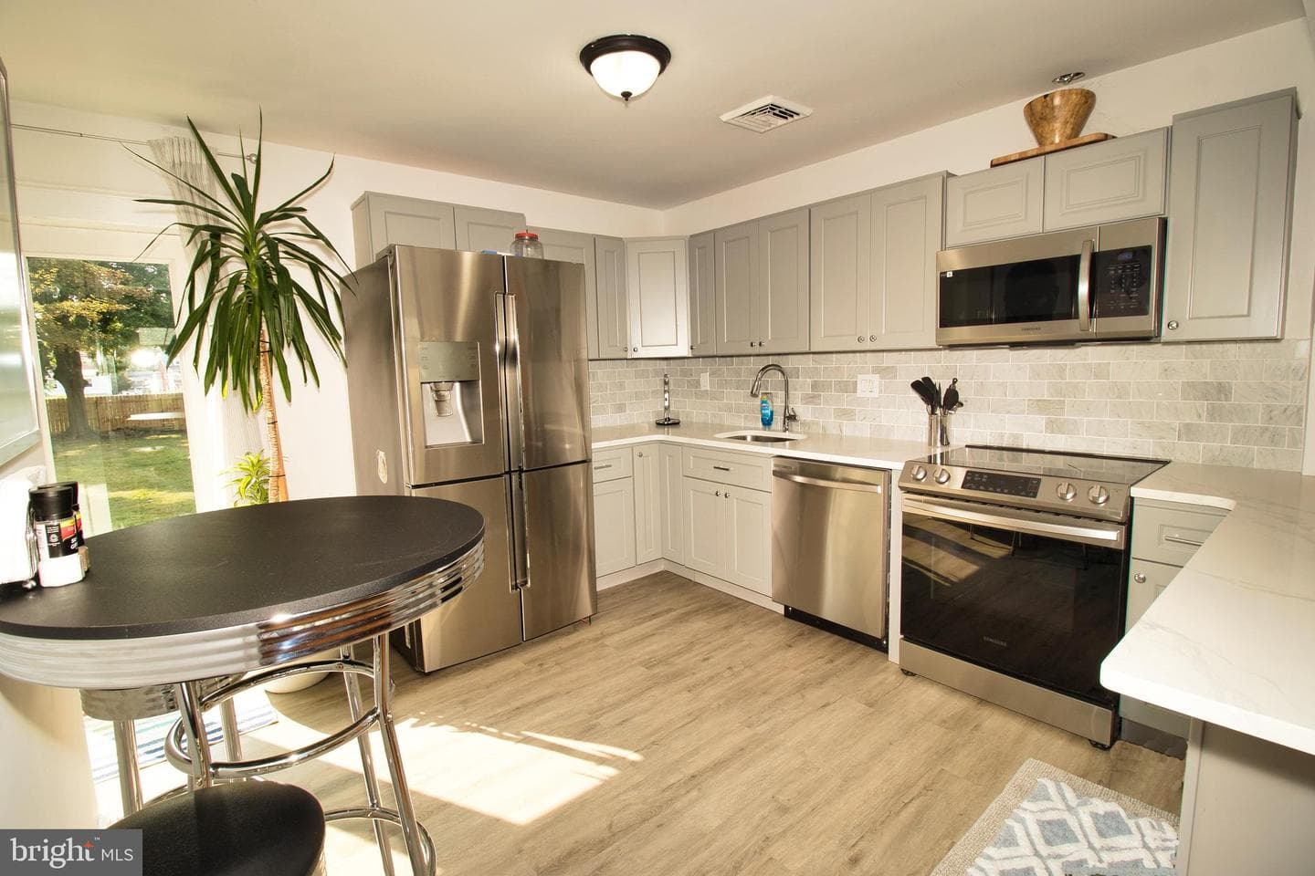 215 Lancaster Avenue photo 9