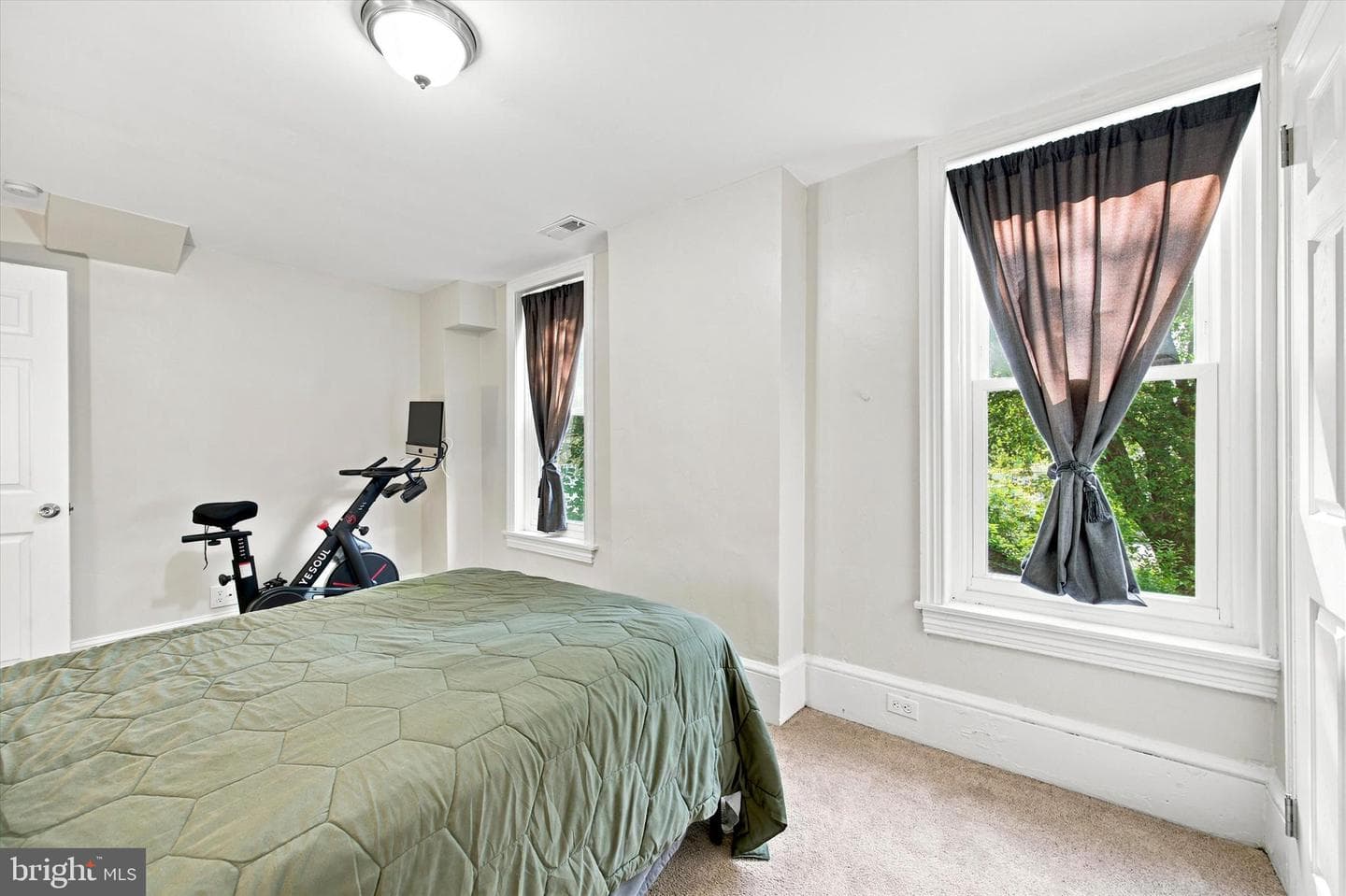 644 Chestnut Street photo 30