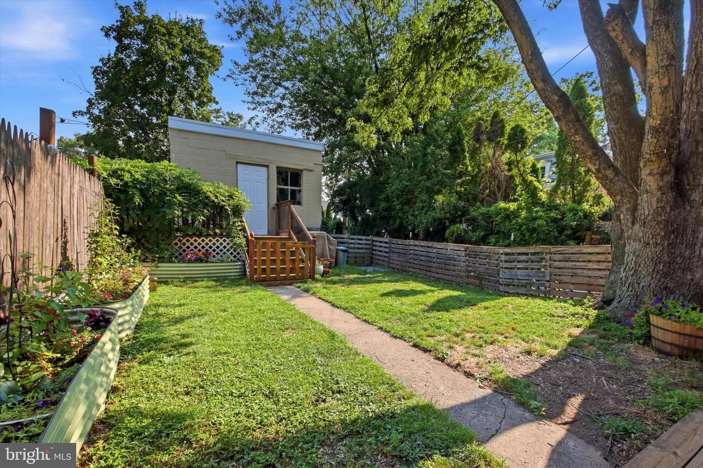 644 Chestnut Street photo 39