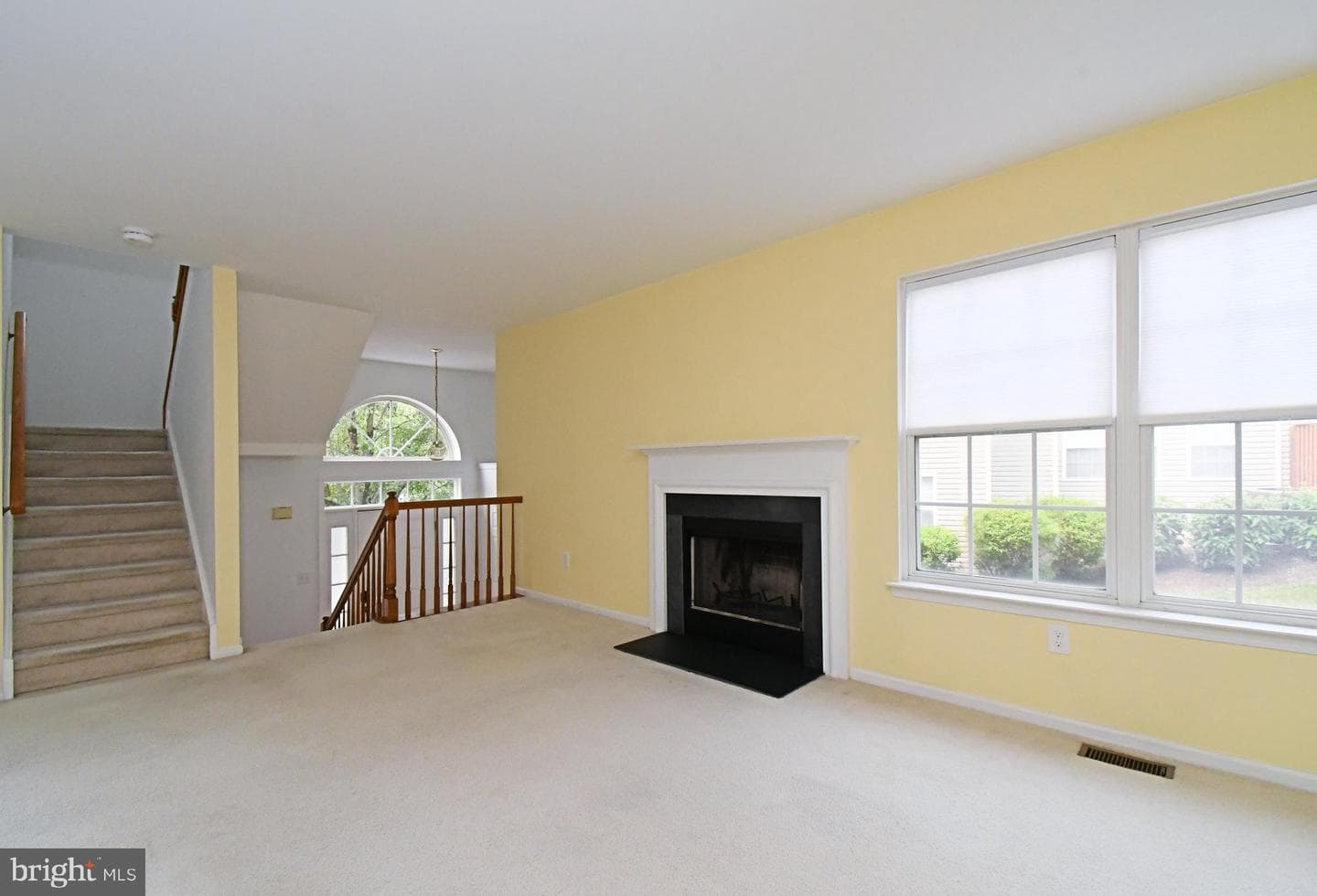 716 Thornhill Drive photo 10