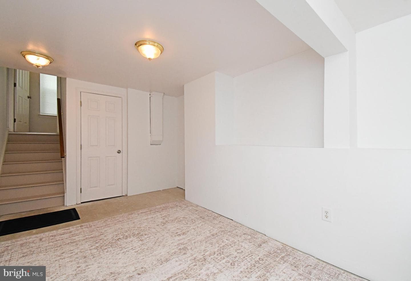 716 Thornhill Drive photo 35