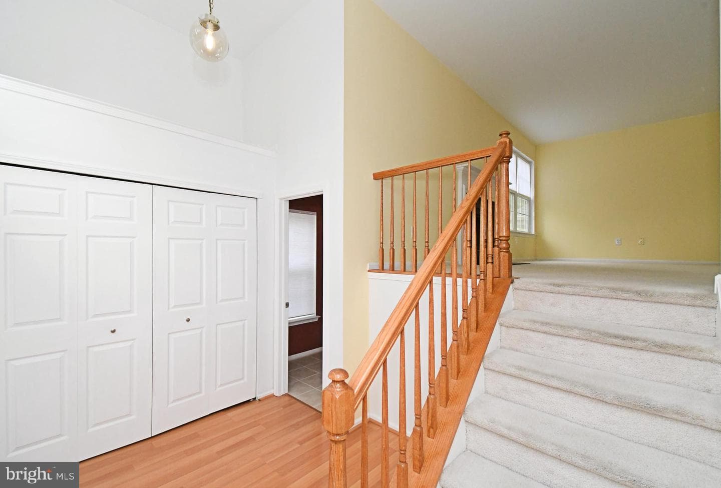716 Thornhill Drive photo 6