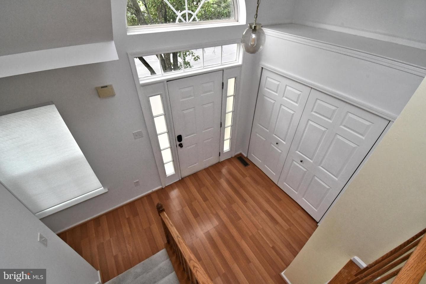 716 Thornhill Drive photo 7