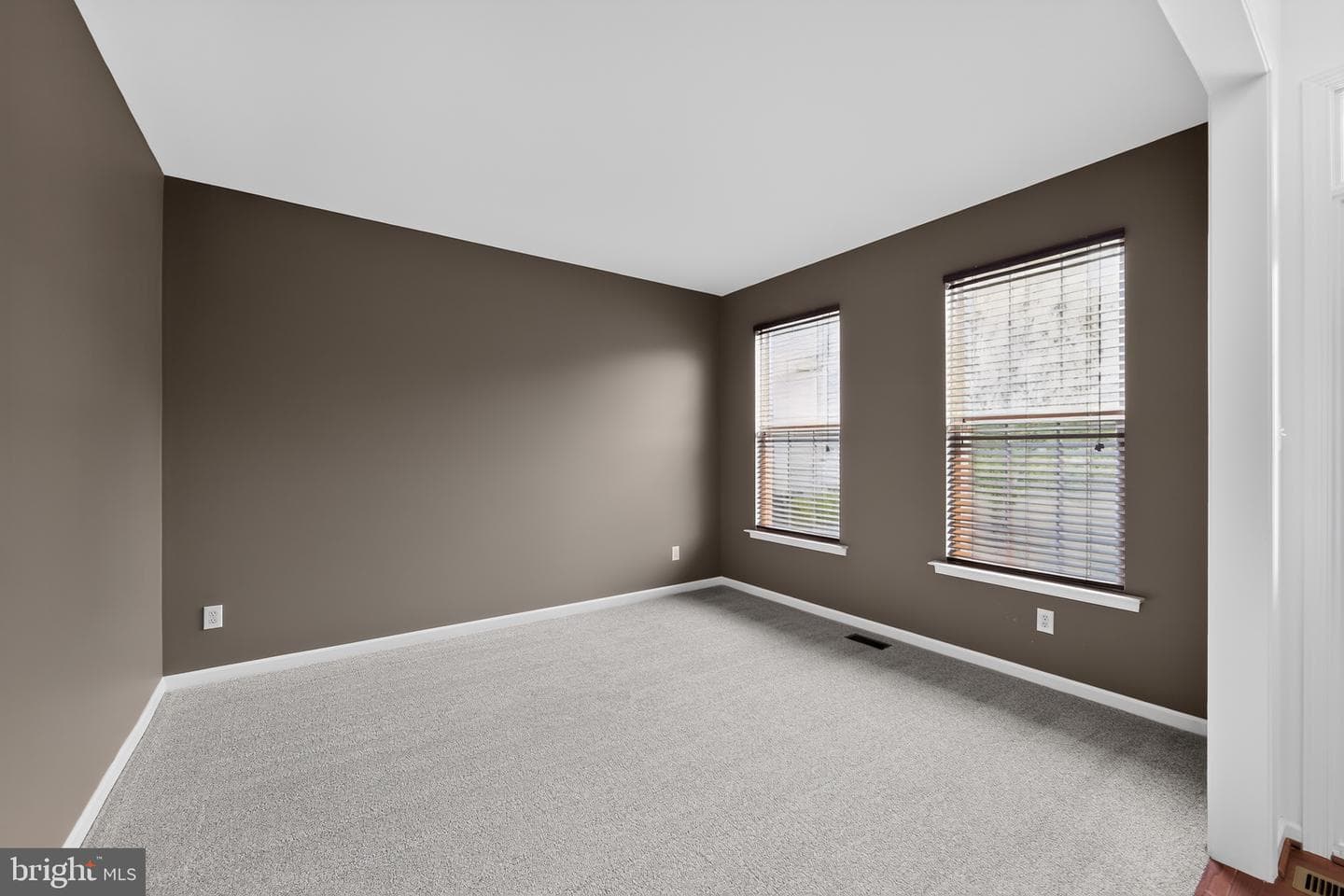 1100 Autumnview Lane photo 13