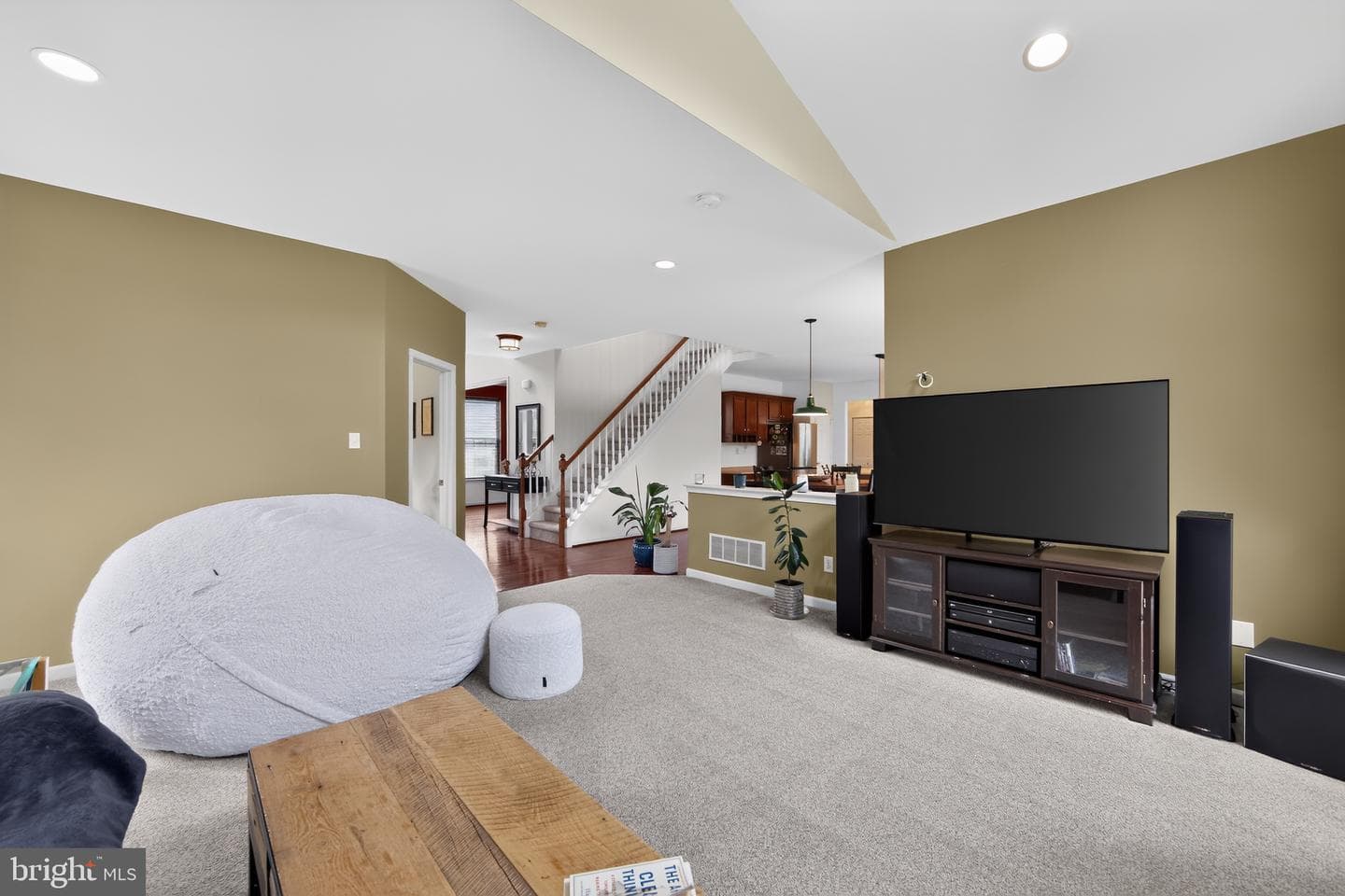 1100 Autumnview Lane photo 15