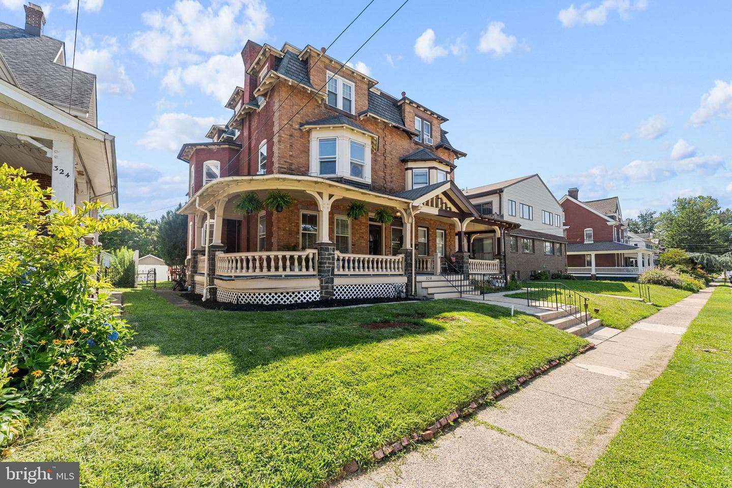 328 Columbia Avenue photo 3