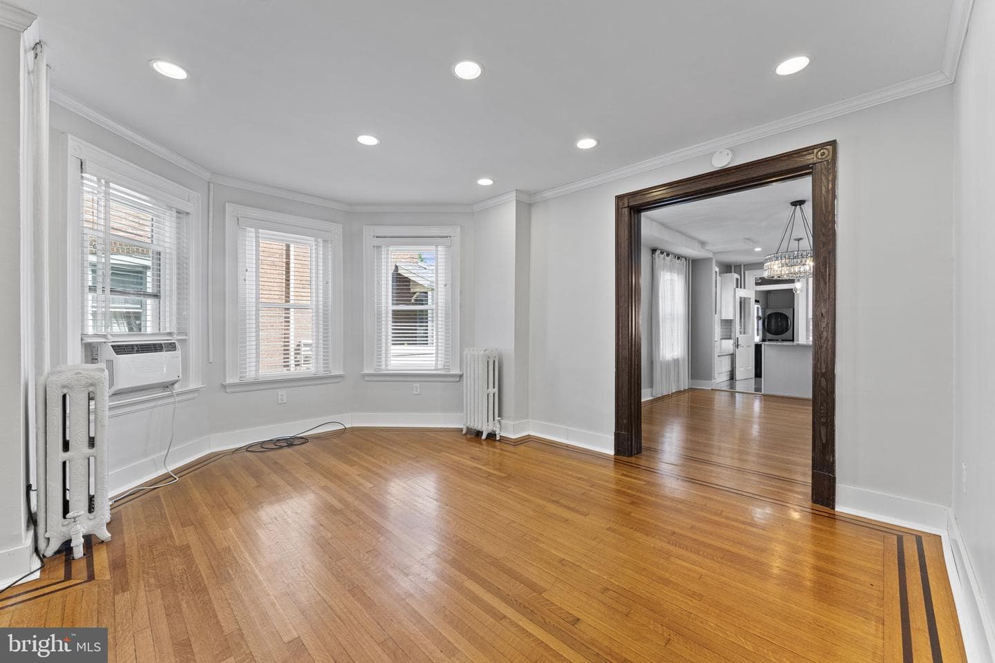 328 Columbia Avenue photo 9
