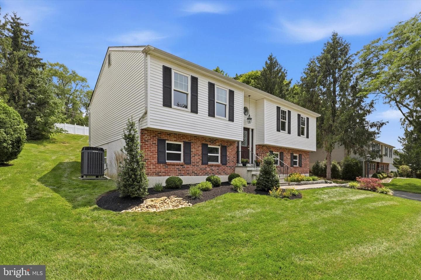 737 Vance Drive photo 3