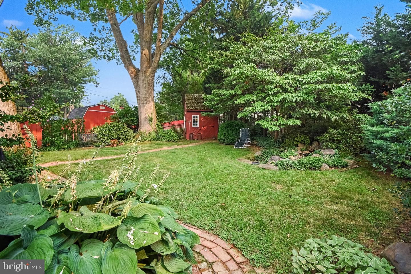 142 Oxford Circle photo 24