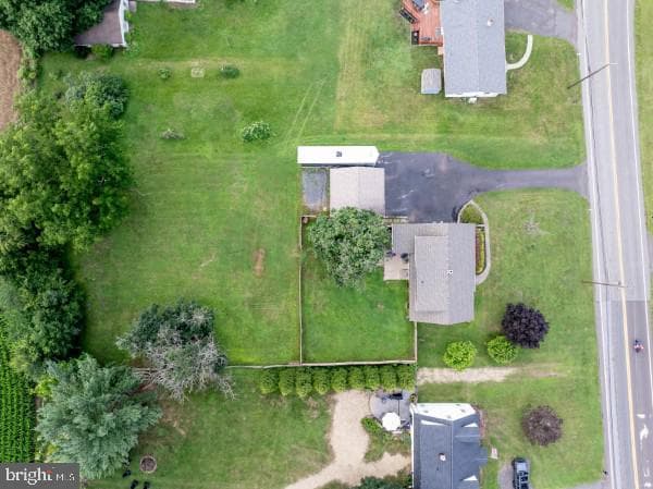 882 Allentown photo 8