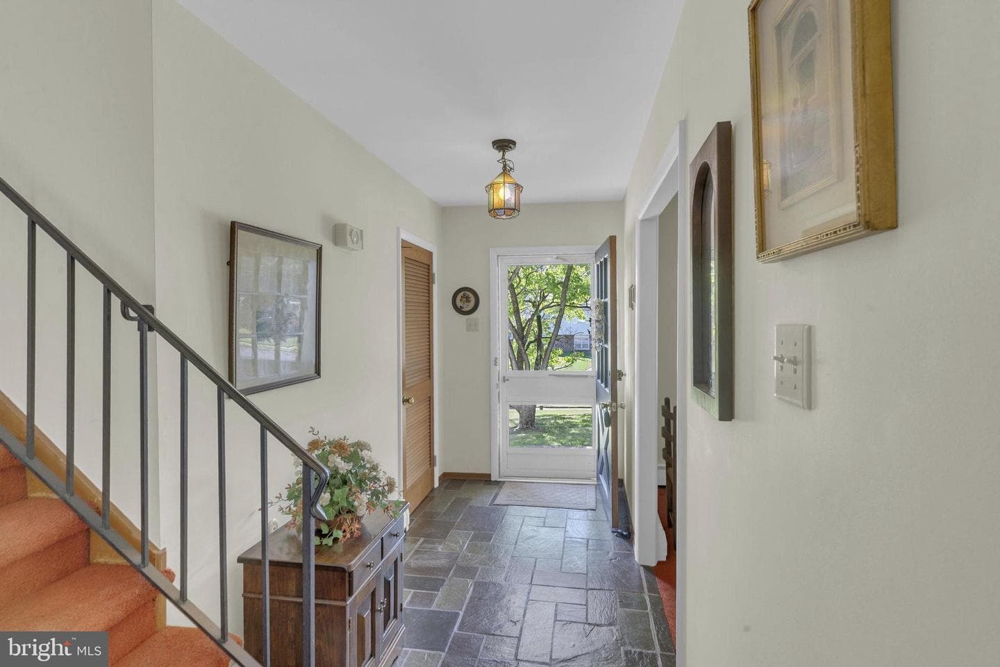 622 Knoll Drive photo 6