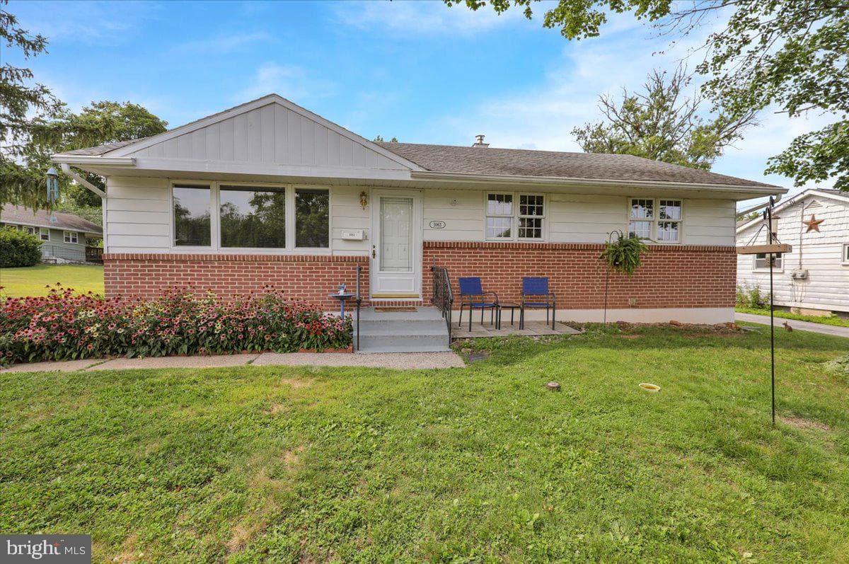 1063 Hale Street photo 1