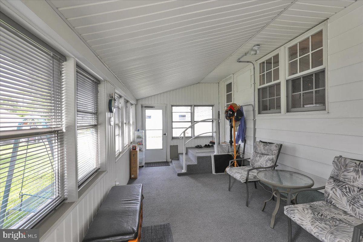 1063 Hale Street photo 26
