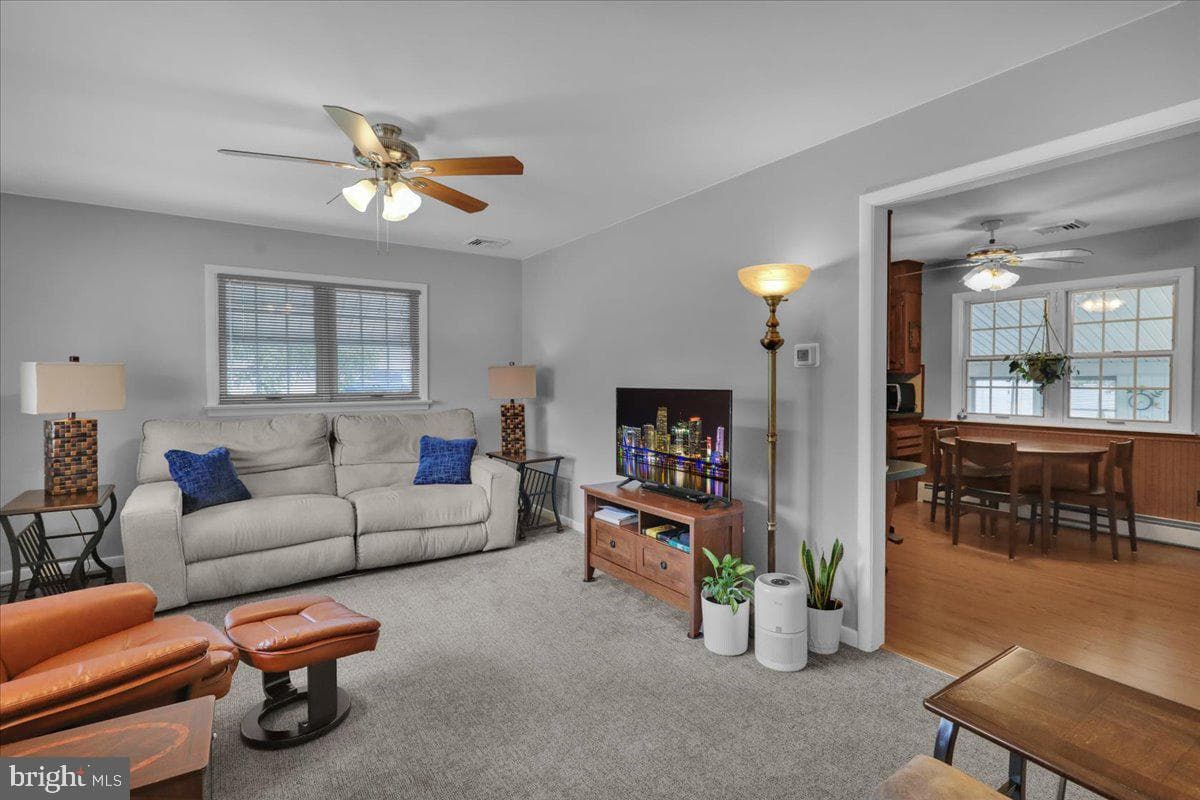 1063 Hale Street photo 8