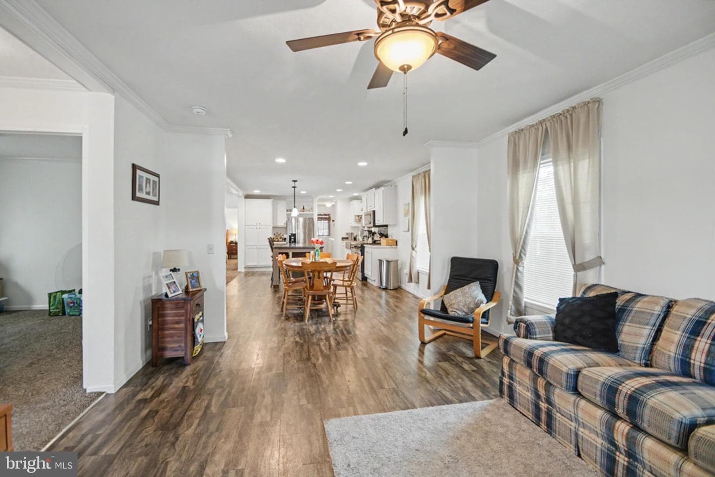 605 Willow Drive photo 4