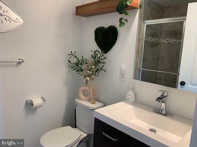 423 E Tenth Avenue photo 23