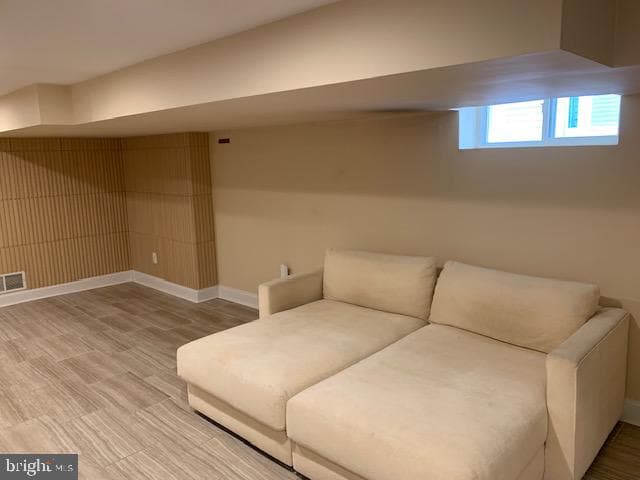 423 E Tenth Avenue photo 35
