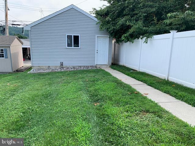 423 E Tenth Avenue photo 43