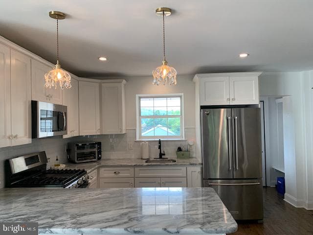 423 E Tenth Avenue photo 9