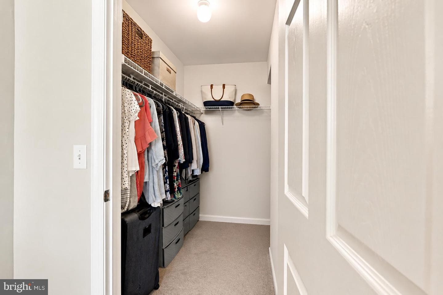 200 W Elm Street #1427 photo 15