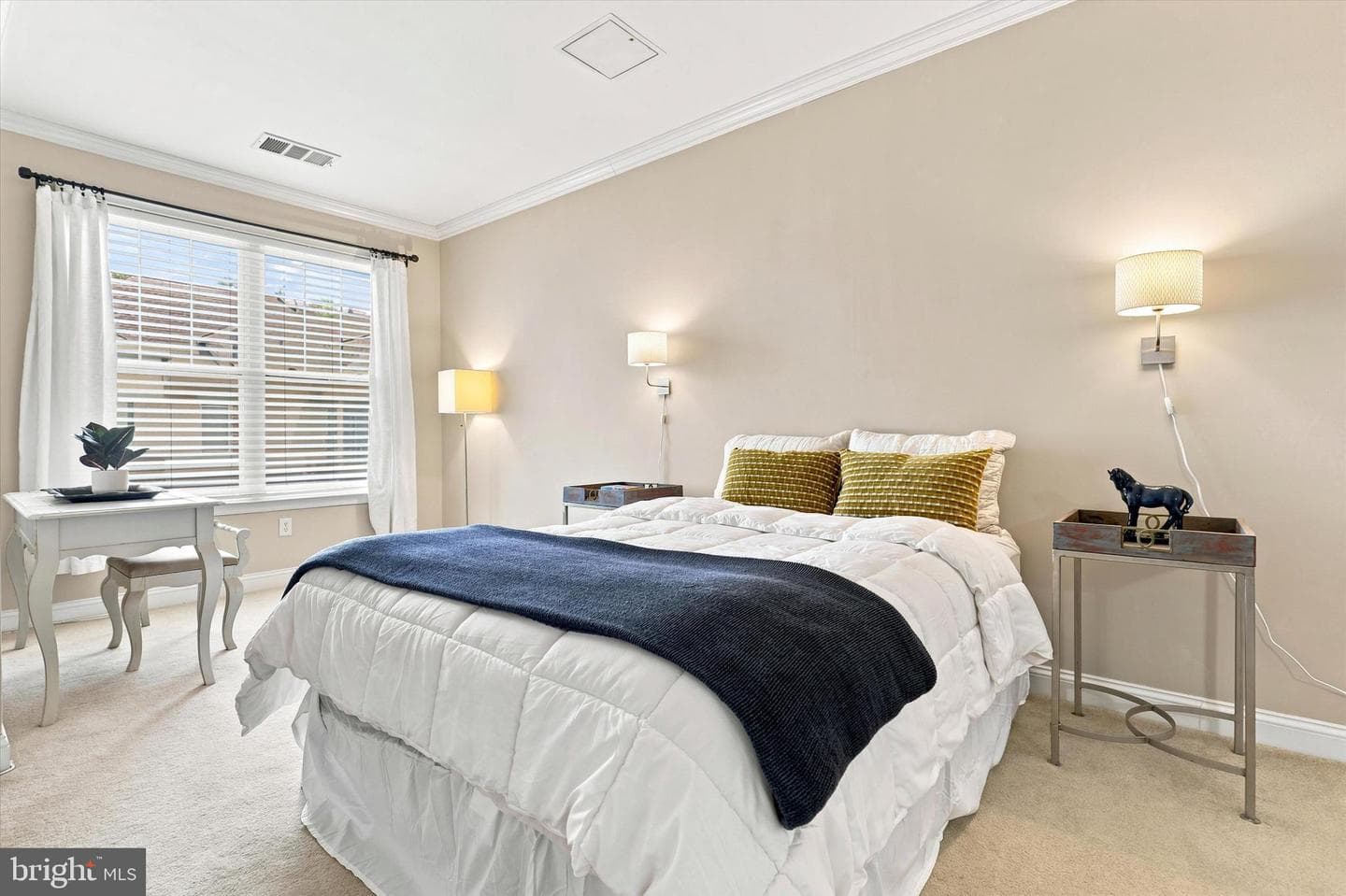 200 W Elm Street #1427 photo 16