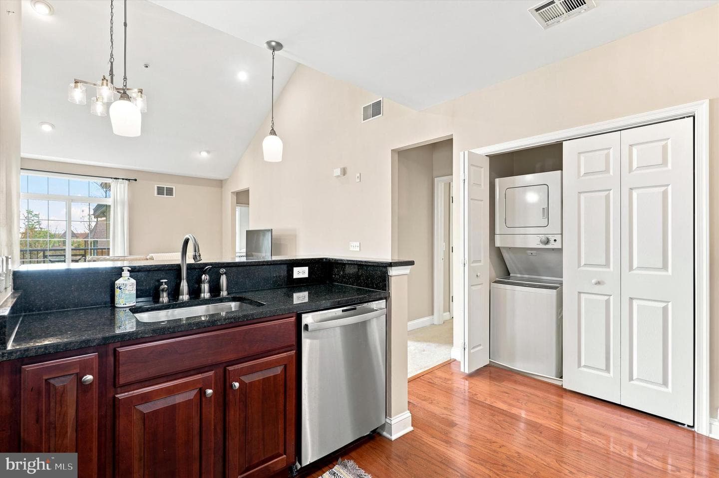 200 W Elm Street #1427 photo 7