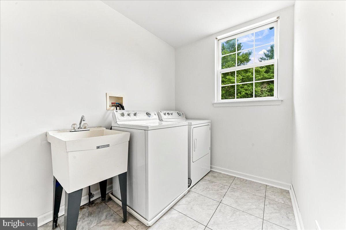 310 Country Ridge Drive photo 16