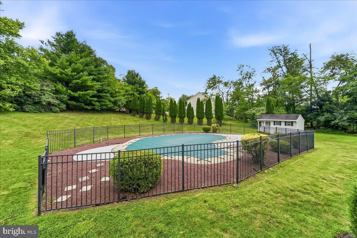 310 Country Ridge Drive photo 36