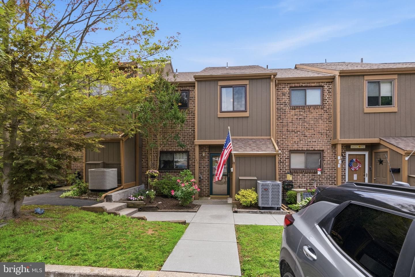 146 Larchwood Court photo 3
