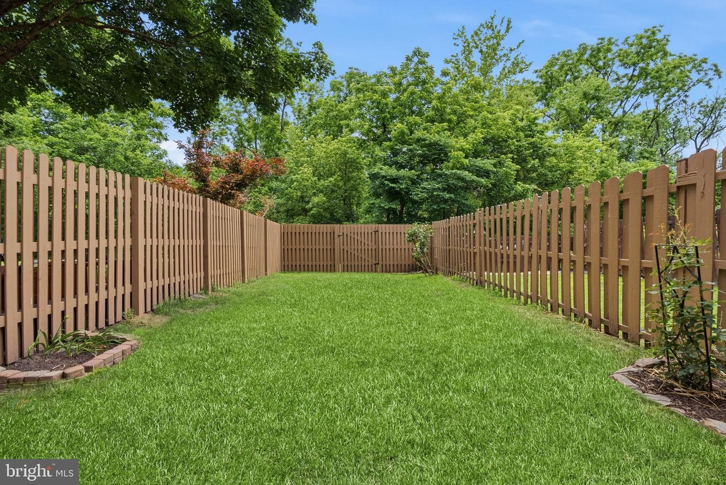 146 Larchwood Court photo 32