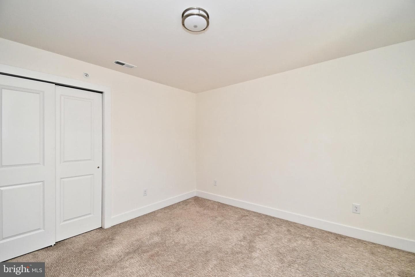 287 Yards Court photo 31