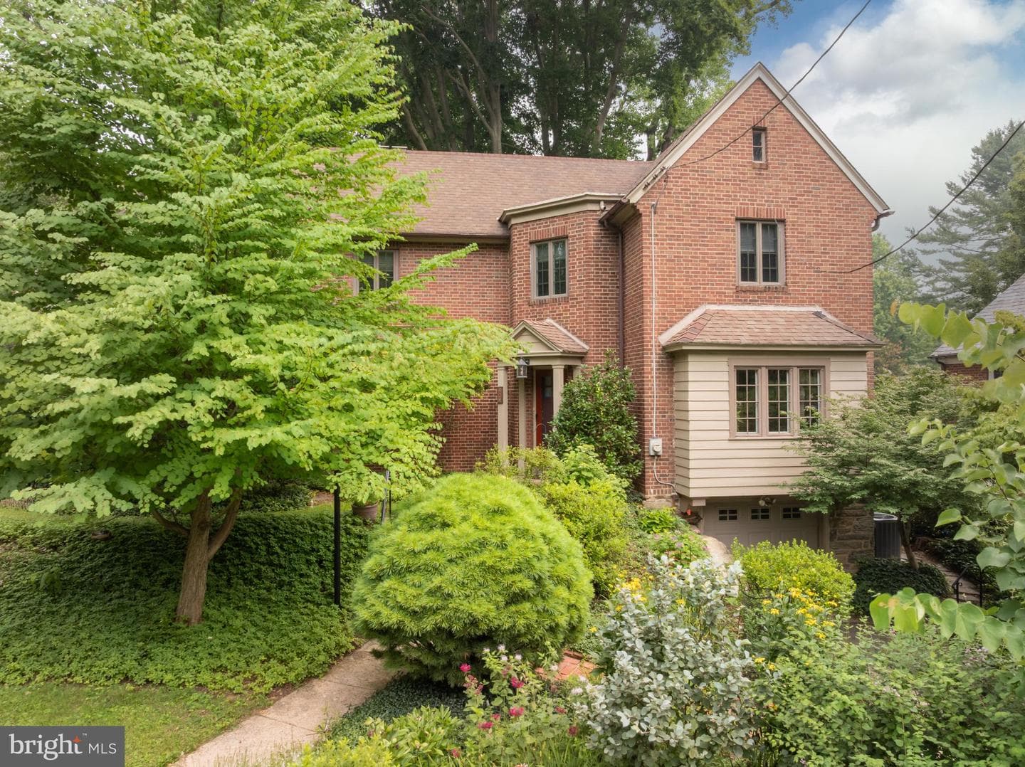 409 E Waverly Road photo 1