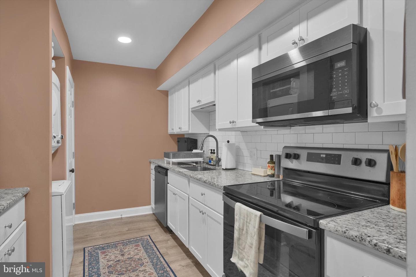 406 Middleton Place photo 3