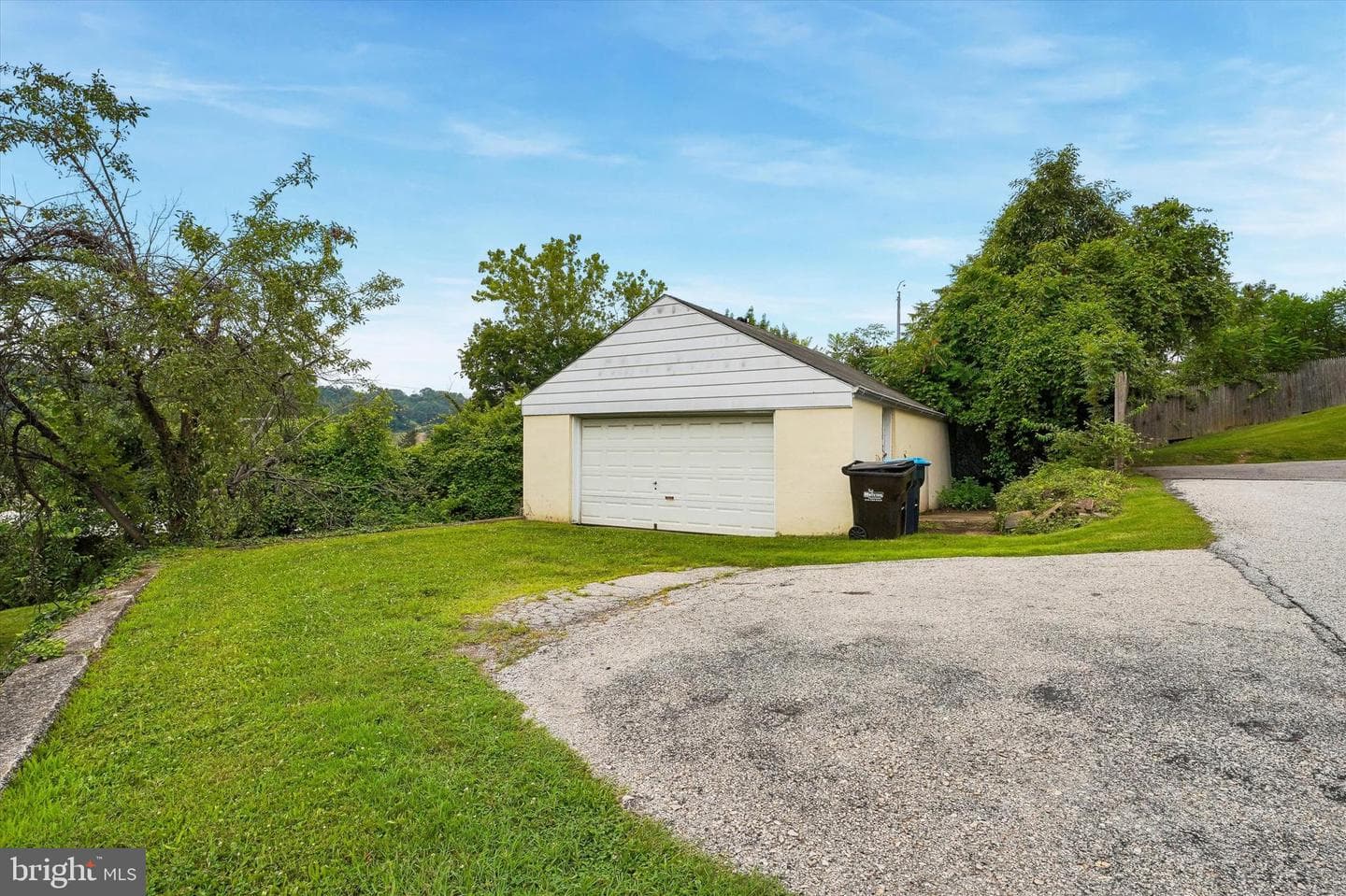 1210 E Matsonford Road photo 20
