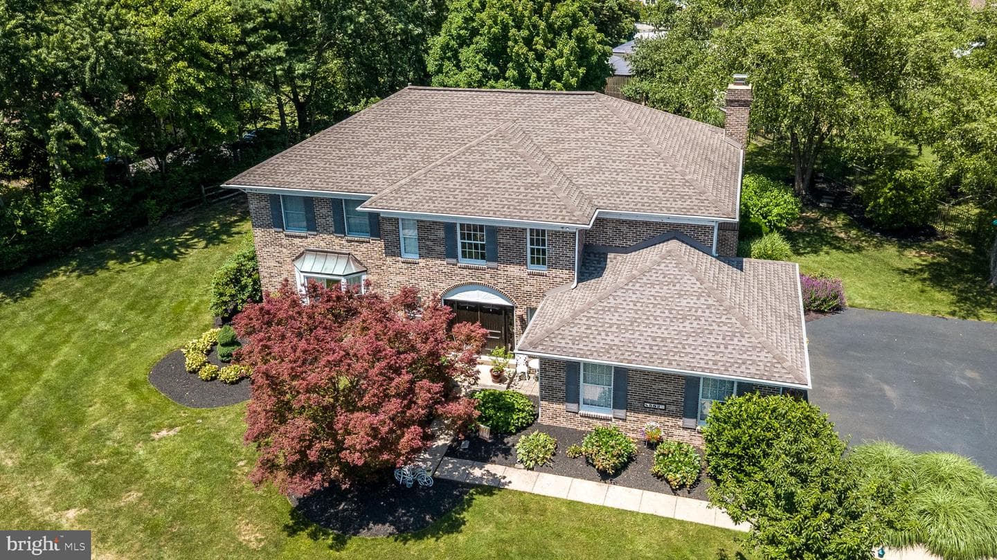 582 Weikel Road photo 3