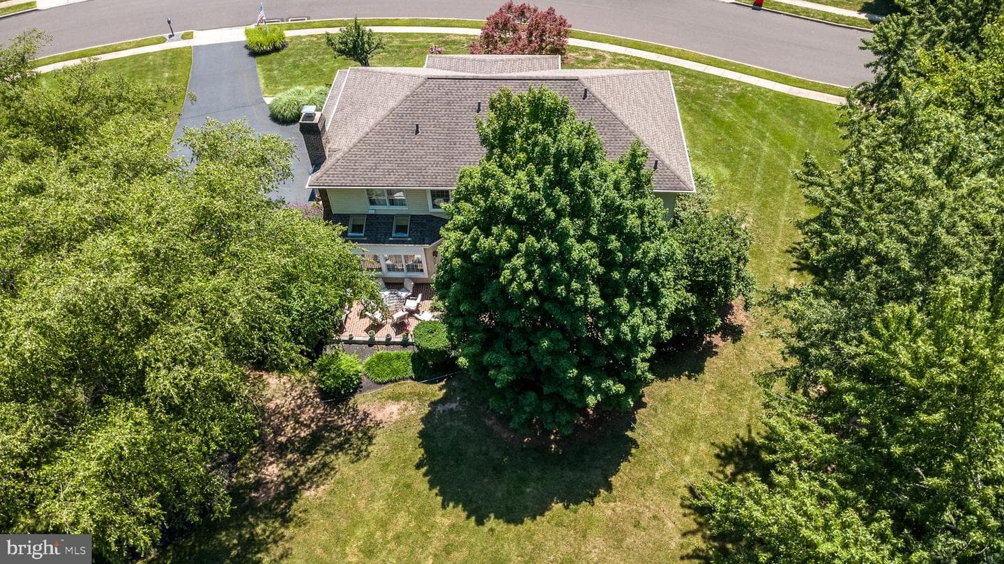 582 Weikel Road photo 32