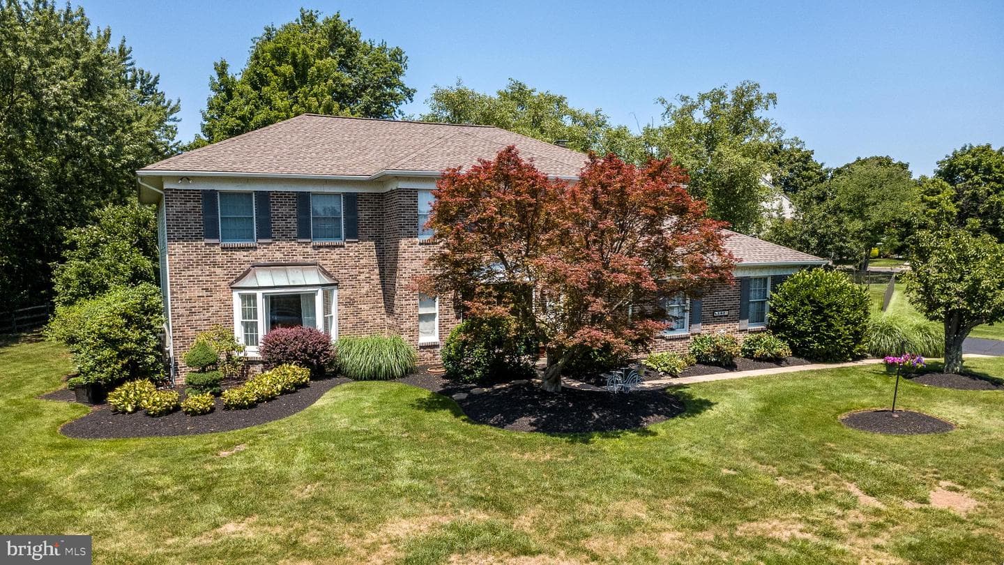 582 Weikel Road photo 4