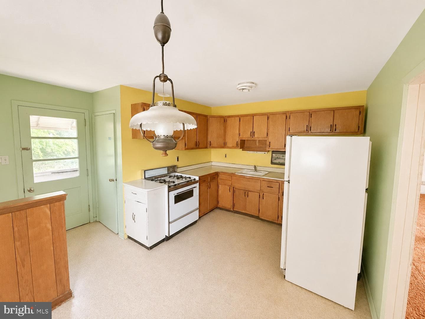 210 Fern Avenue photo 8